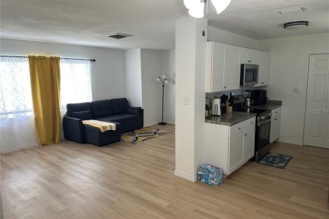 House in Bradenton, Florida 2 bedrooms, 106.56 sq.m. № 1917693 - photo 7