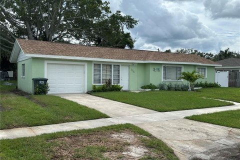House in Bradenton, Florida 2 bedrooms, 106.56 sq.m. № 1917693 - photo 2
