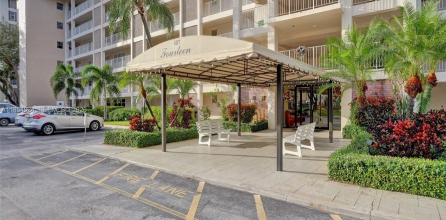 Кондоминиум с 3 спальнями в Помпано-Бич, Флорида № 2009870