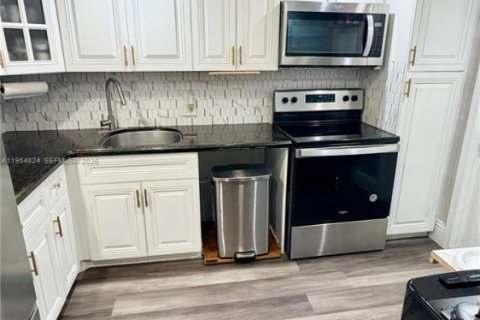 Купить кондоминиум в Помпано-Бич, Флорида 3 спальни, 129.13м2, № 2009870 - фото 10