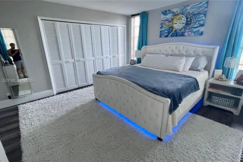 Купить кондоминиум в Помпано-Бич, Флорида 3 спальни, 129.13м2, № 2009870 - фото 16