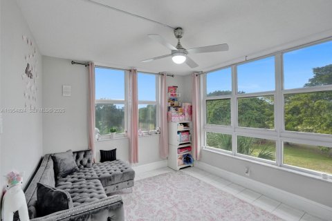 Купить кондоминиум в Помпано-Бич, Флорида 3 спальни, 129.13м2, № 2009870 - фото 28