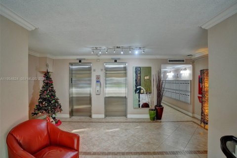 Купить кондоминиум в Помпано-Бич, Флорида 3 спальни, 129.13м2, № 2009870 - фото 4