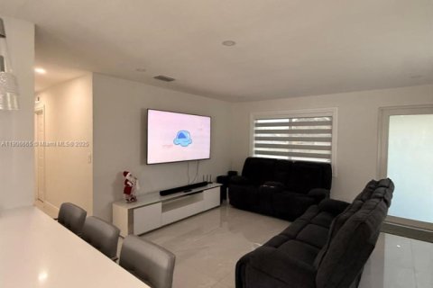 Снять в аренду виллу или дом в Хомстед, Флорида 3 спальни, 92.9м2, № 1963189 - фото 11