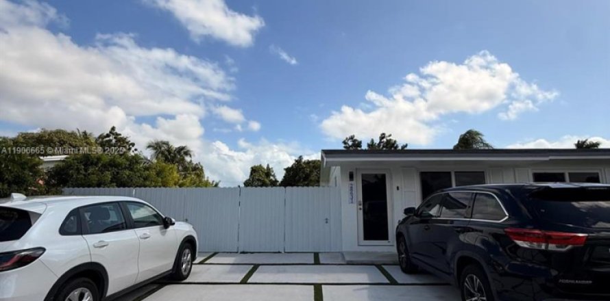 Дом в Хомстед, Флорида 3 спальни, 92.9м2 № 1963189