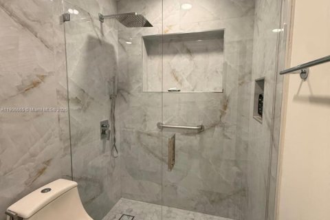 Снять в аренду виллу или дом в Хомстед, Флорида 3 спальни, 92.9м2, № 1963189 - фото 4