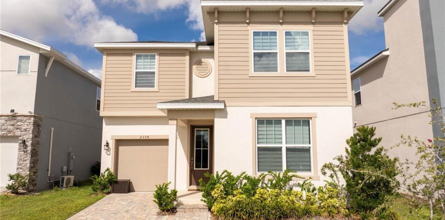 Casa en Kissimmee, Florida 6 dormitorios, 278.52 m2 № 1913371