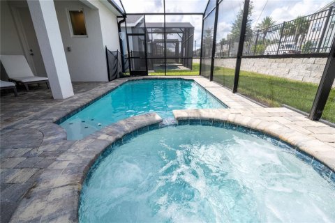Casa en venta en Kissimmee, Florida, 6 dormitorios, 278.52 m2 № 1913371 - foto 26
