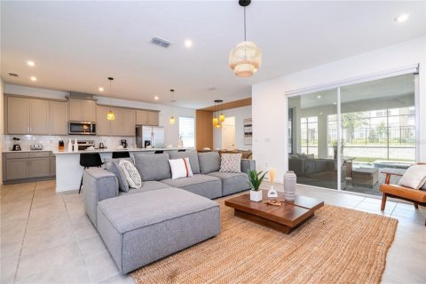 Casa en venta en Kissimmee, Florida, 6 dormitorios, 278.52 m2 № 1913371 - foto 22