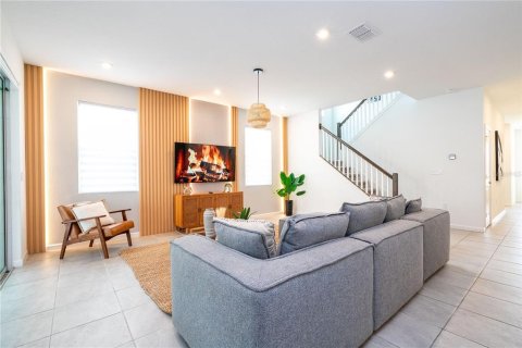 Casa en venta en Kissimmee, Florida, 6 dormitorios, 278.52 m2 № 1913371 - foto 30