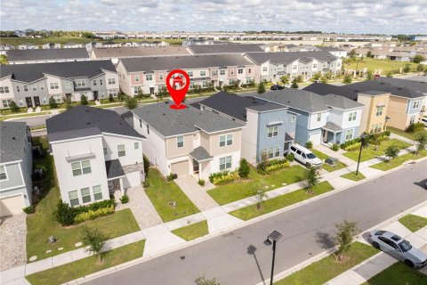 Casa en venta en Kissimmee, Florida, 6 dormitorios, 278.52 m2 № 1913371 - foto 2