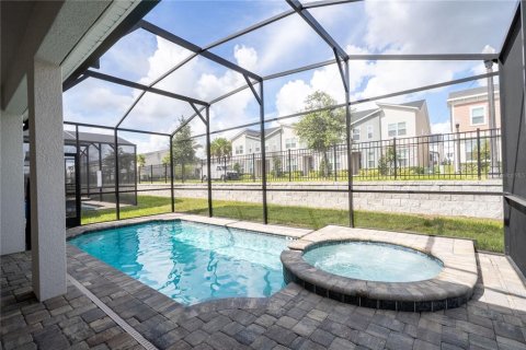 Casa en venta en Kissimmee, Florida, 6 dormitorios, 278.52 m2 № 1913371 - foto 24