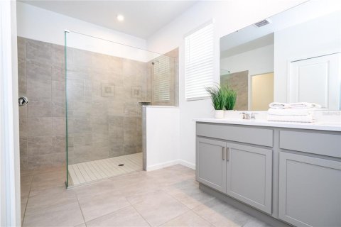 Casa en venta en Kissimmee, Florida, 6 dormitorios, 278.52 m2 № 1913371 - foto 11