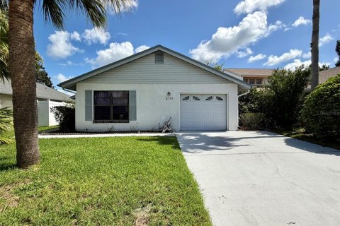 House in Orlando, Florida 4 bedrooms, 225.85 sq.m. № 2221300