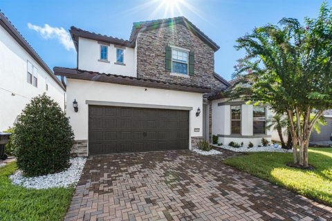 House in Orlando, Florida 5 bedrooms, 372.35 sq.m. № 2333980