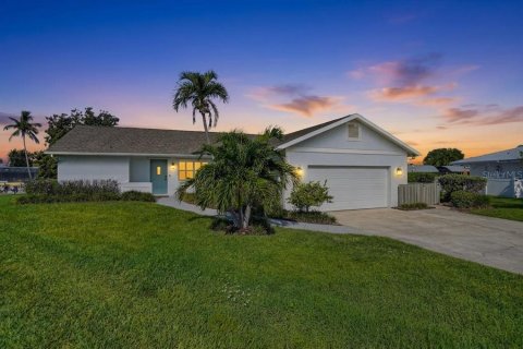Villa ou maison à vendre à Bradenton, Floride: 3 chambres, 170.75 m2 № 2302720 - photo 2