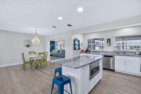 Villa ou maison à vendre à Bradenton, Floride: 3 chambres, 170.75 m2 № 2302720 - photo 13