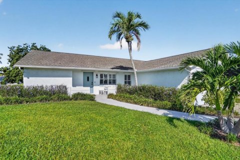 Villa ou maison à vendre à Bradenton, Floride: 3 chambres, 170.75 m2 № 2302720 - photo 5