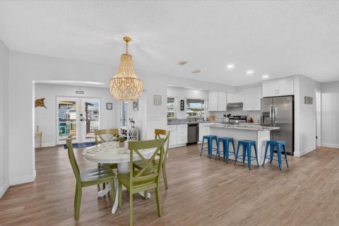Villa ou maison à vendre à Bradenton, Floride: 3 chambres, 170.75 m2 № 2302720 - photo 10