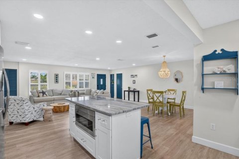 Villa ou maison à vendre à Bradenton, Floride: 3 chambres, 170.75 m2 № 2302720 - photo 17
