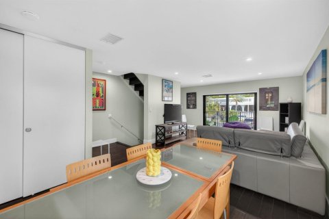 Adosado en venta en Pompano Beach, Florida, 3 dormitorios, 165.37 m2 № 2175420 - foto 7