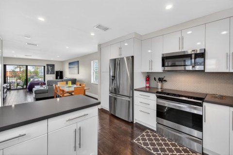 Adosado en venta en Pompano Beach, Florida, 3 dormitorios, 165.37 m2 № 2175420 - foto 17