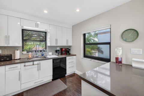 Adosado en venta en Pompano Beach, Florida, 3 dormitorios, 165.37 m2 № 2175420 - foto 16