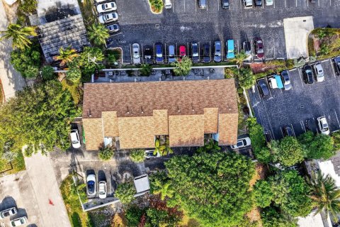 Adosado en venta en Pompano Beach, Florida, 3 dormitorios, 165.37 m2 № 2175420 - foto 2
