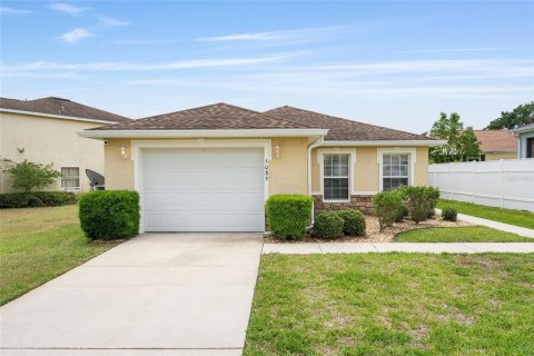 Casa en venta en Oxford, Florida, 2 dormitorios, 113.43 m2 № 2098179 - foto 2