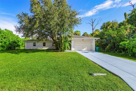 Villa ou maison à vendre à Port Charlotte, Floride: 3 chambres, 165.46 m2 № 1914367 - photo 1
