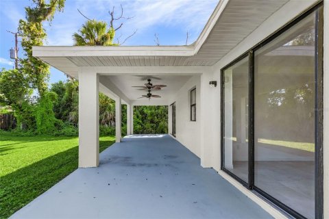 Villa ou maison à vendre à Port Charlotte, Floride: 3 chambres, 165.46 m2 № 1914367 - photo 21