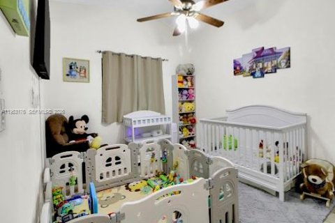 House in Miami, Florida 3 bedrooms, 147.44 sq.m. № 2007525 - photo 23