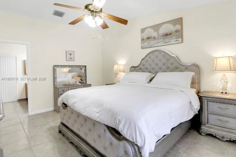 House in Miami, Florida 3 bedrooms, 147.44 sq.m. № 2007525 - photo 29