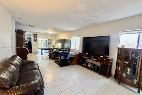 Casa en venta en Homestead, Florida, 5 dormitorios, 201.6 m2 № 1936028 - foto 4