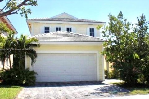 Купить виллу или дом в Хомстед, Флорида 5 спален, 201.6м2, № 1936028 - фото 1