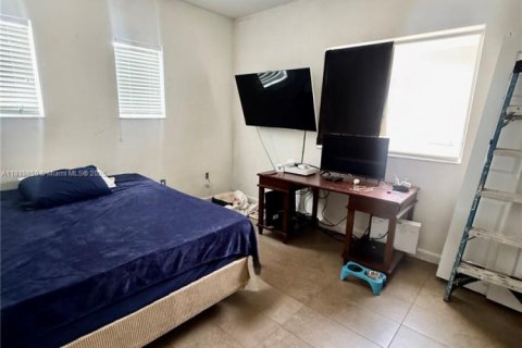 Casa en venta en Homestead, Florida, 5 dormitorios, 201.6 m2 № 1936028 - foto 6