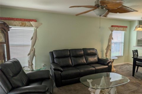 House in Lake Wales, Florida 2 bedrooms, 100.61 sq.m. № 1686402 - photo 3