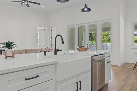 Casa en venta en Orlando, Florida, 4 dormitorios, 213.68 m2 № 1877344 - foto 12