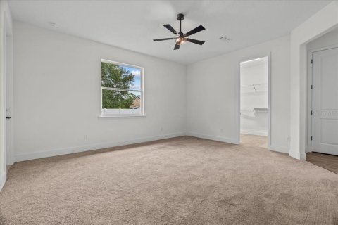 Casa en venta en Orlando, Florida, 4 dormitorios, 213.68 m2 № 1877344 - foto 15