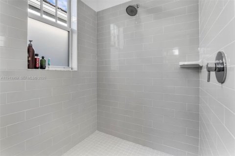 House in Tamarac, Florida 4 bedrooms, 192.03 sq.m. № 2001694 - photo 20