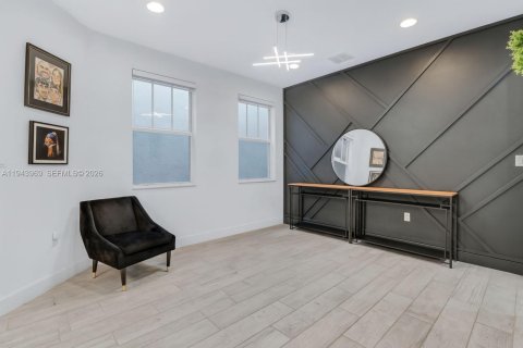 House in Tamarac, Florida 4 bedrooms, 192.03 sq.m. № 2001694 - photo 7