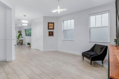 House in Tamarac, Florida 4 bedrooms, 192.03 sq.m. № 2001694 - photo 8