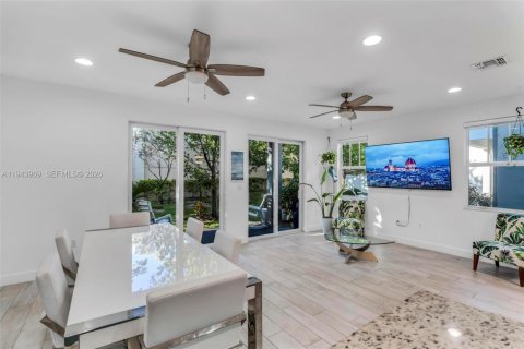 House in Tamarac, Florida 4 bedrooms, 192.03 sq.m. № 2001694 - photo 6