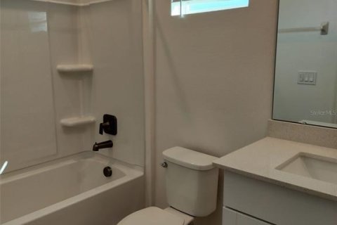 Adosado en venta en Mount Dora, Florida, 3 dormitorios, 165.09 m2 № 2149856 - foto 9