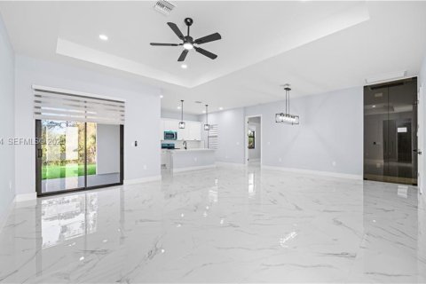 Купить виллу или дом в Лихай-Эйкерс, Флорида 4 спальни, № 1986826 - фото 21