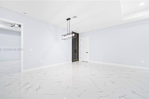 Купить виллу или дом в Лихай-Эйкерс, Флорида 4 спальни, № 1986826 - фото 23