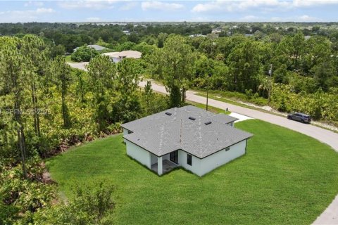 Купить виллу или дом в Лихай-Эйкерс, Флорида 4 спальни, № 1986826 - фото 9