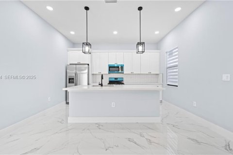 Купить виллу или дом в Лихай-Эйкерс, Флорида 4 спальни, № 1986826 - фото 14