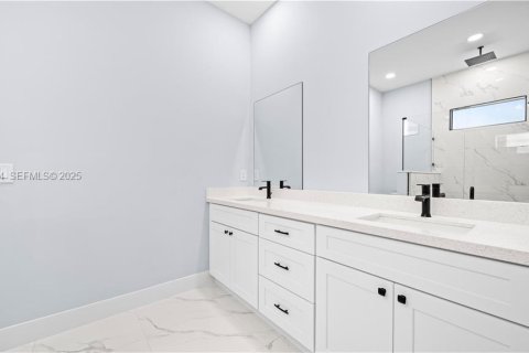 Купить виллу или дом в Лихай-Эйкерс, Флорида 4 спальни, № 1986826 - фото 28