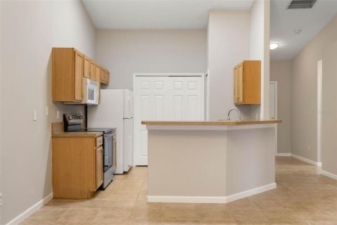 House in Palm Coast, Florida 3 bedrooms, 120.77 sq.m. № 2396178 - photo 5